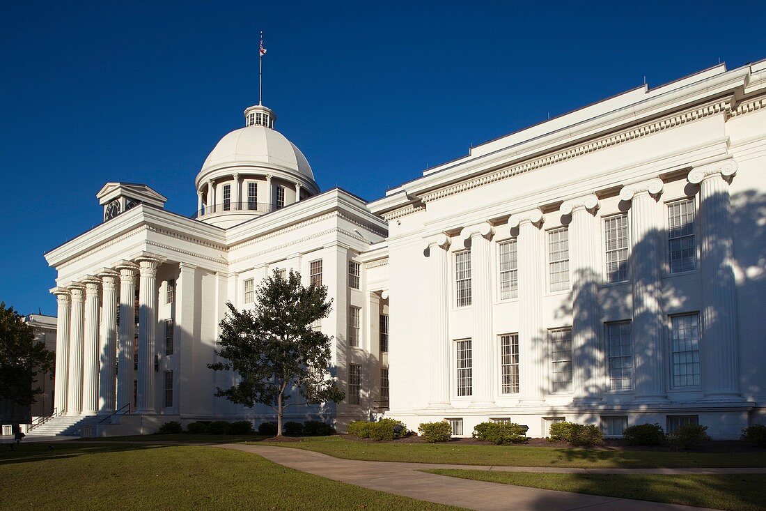 USA, Alabama, Montgomery, Alabama State Capitol, b 1851 late afternoon