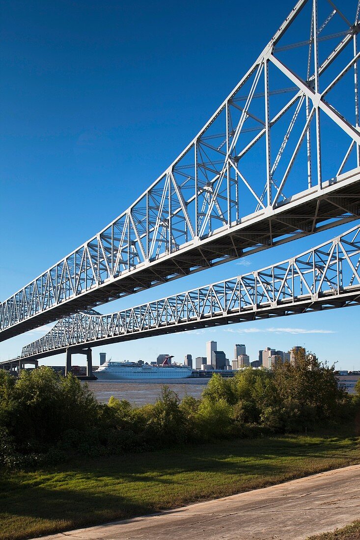 USA, Louisiana, New Orleans, skyline from the Greater New Orleans Bridge and Mississippi River, late afternoon