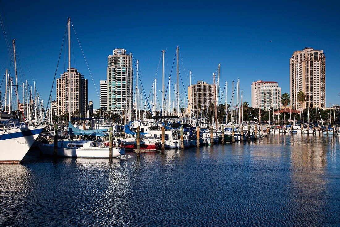 USA, Florida, St Petersburg, skyline from Central Yacht Basin