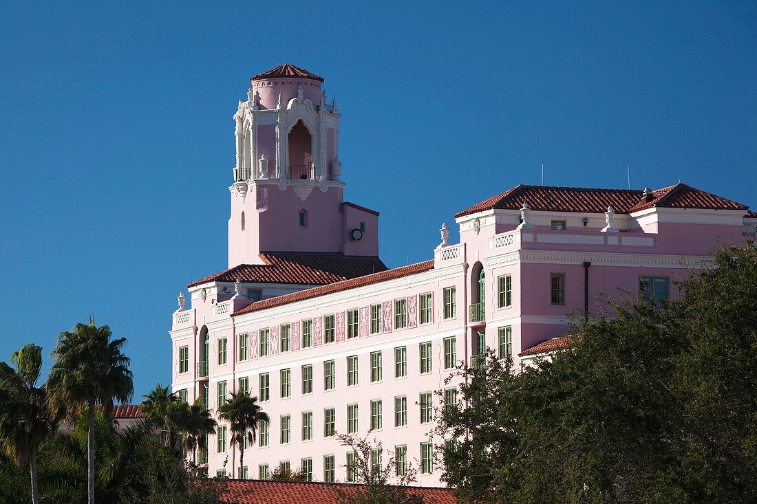 USA, Florida, St Petersburg, Vinoy Resort Hotel, late afternoon