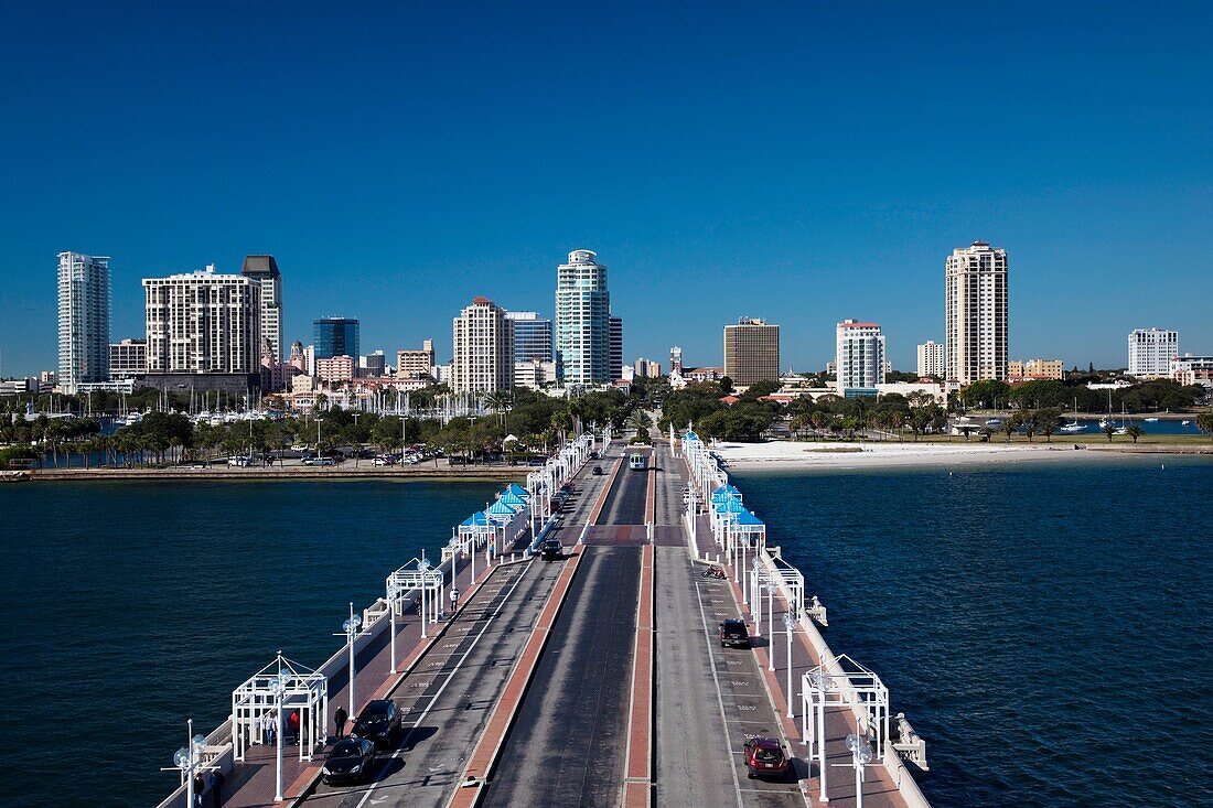 USA, Florida, St Petersburg, skyline from The Pier