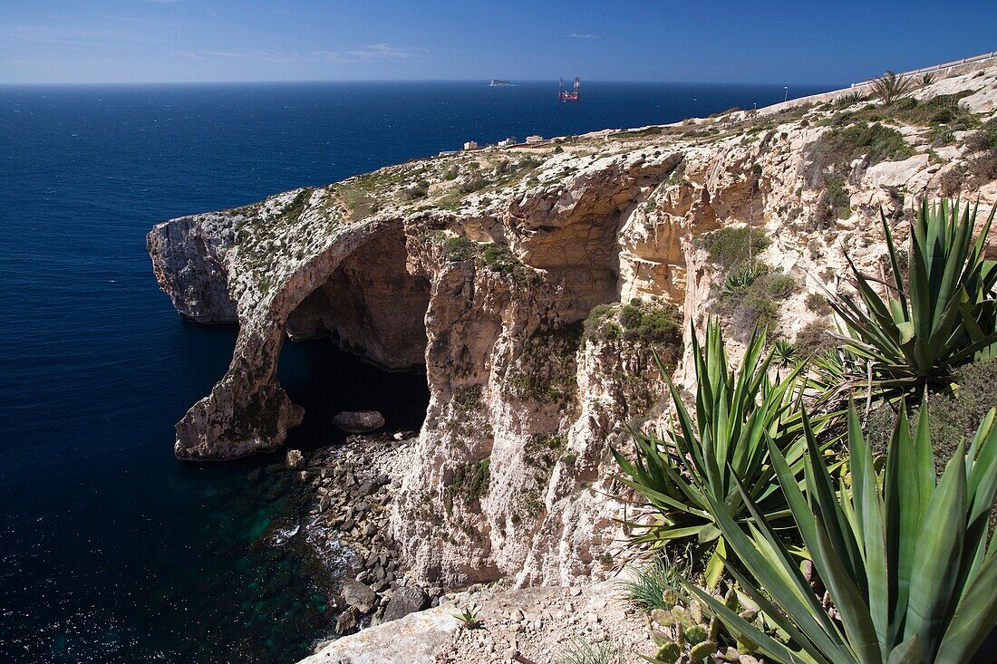 Malta, Southeast, Wied iz-Zurrieq, Blue Grotto rock formation