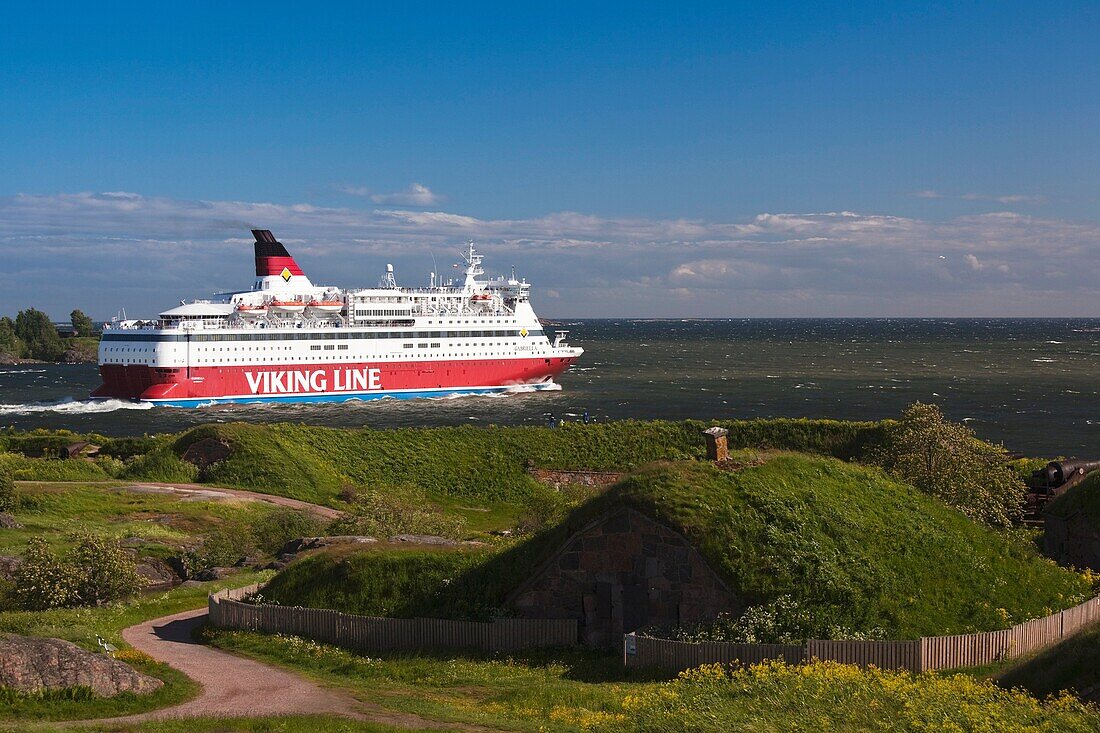 Finland, Helsinki, Suomenlinna-Sveaborg Fortress, international ferry passing by Kustaanmiekka