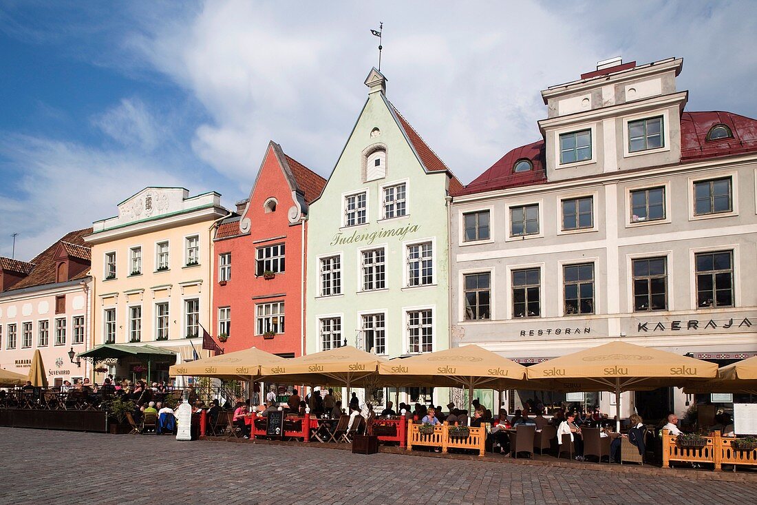 Estonia, Tallinn, Old Town, Raekoja Plats, Town Hall Square, outdoor cafes