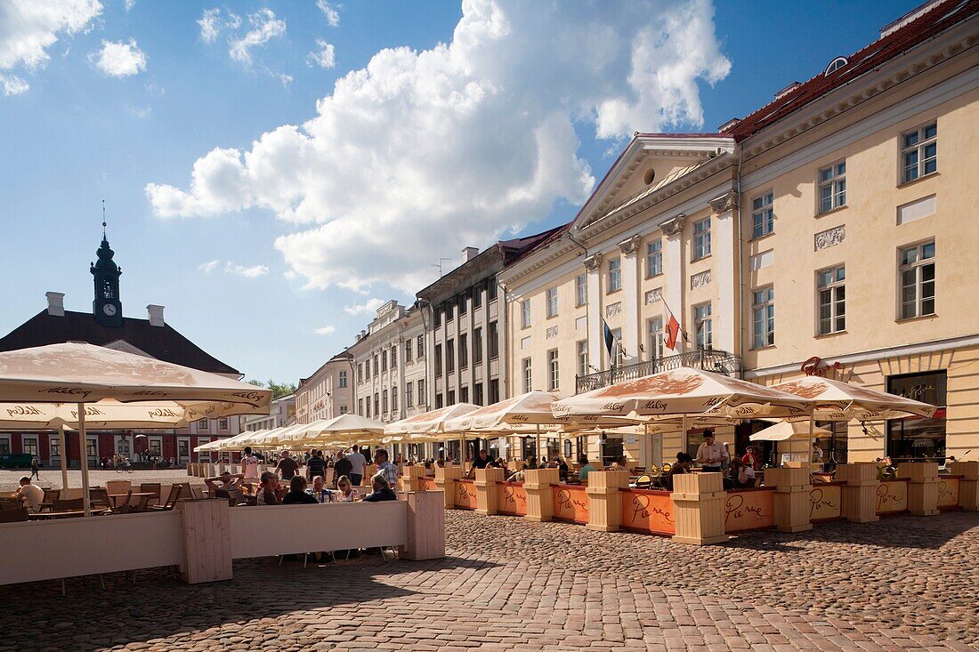 Estonia, Southeastern Estonia, Tartu, Raekoja Plats, Town Hall Square, buildings and cafes