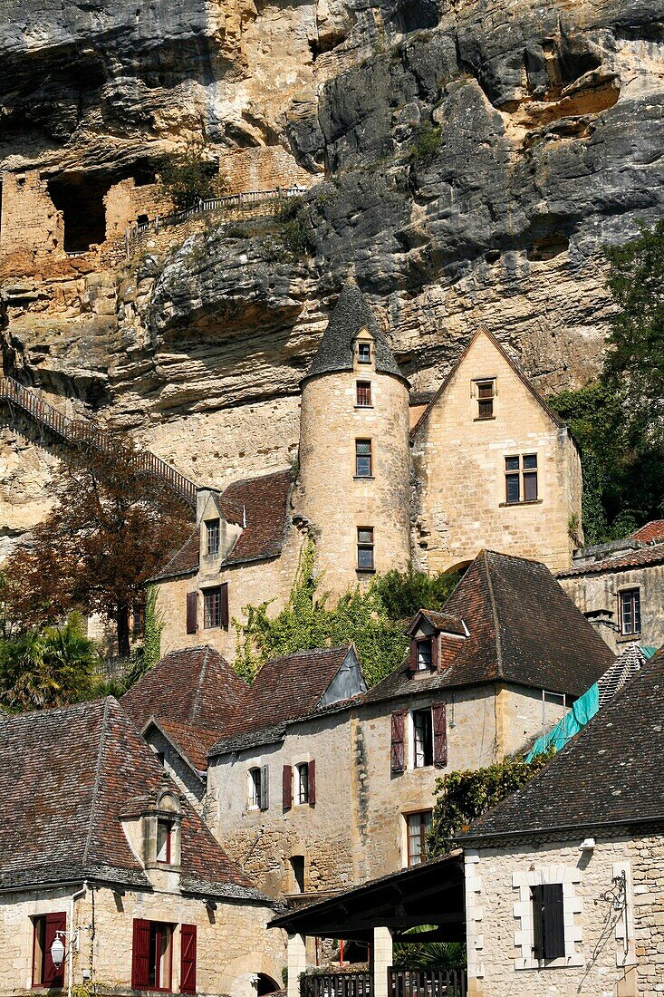 La Roque-Gageac valley Dordogne River Aquitaine France travel tourist destination hilltown