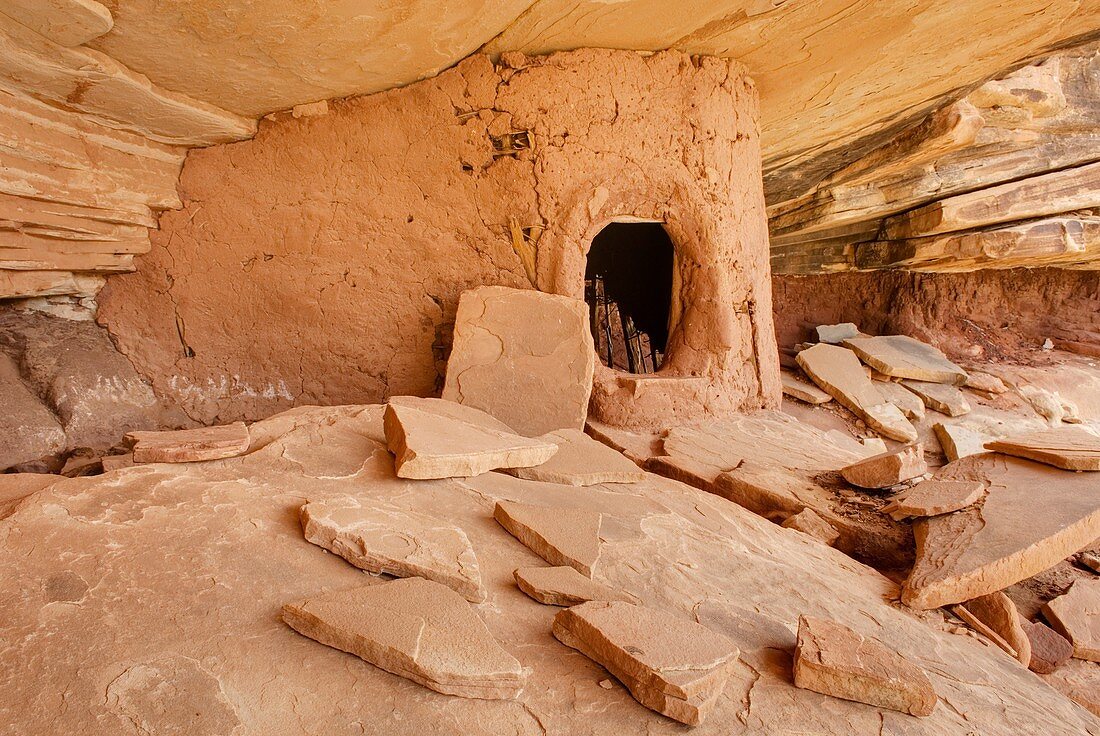 Anasazi granary ruins, Road Canyon of Grand Gulch Primitive Area, Cedar Mesa Utah