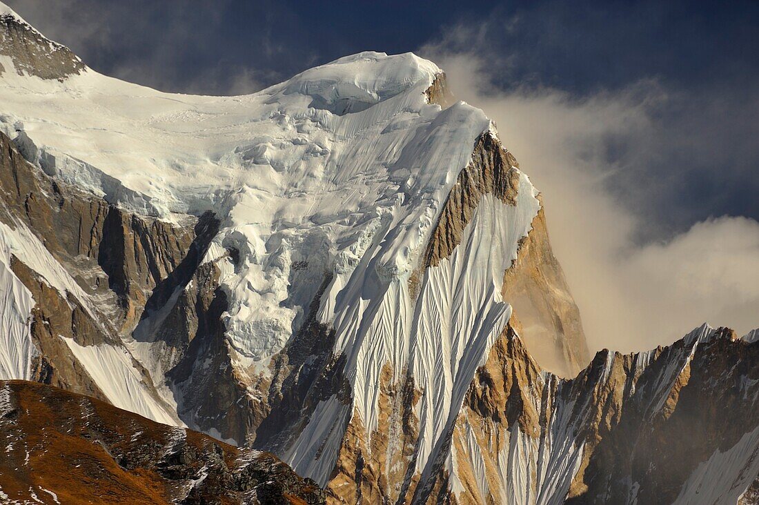 Annapurna III 7555 m, lateral summit