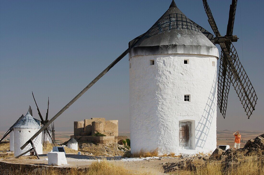 Wind mills and castle, Consuegra, Toledo province, Castilla la Mancha, Spain