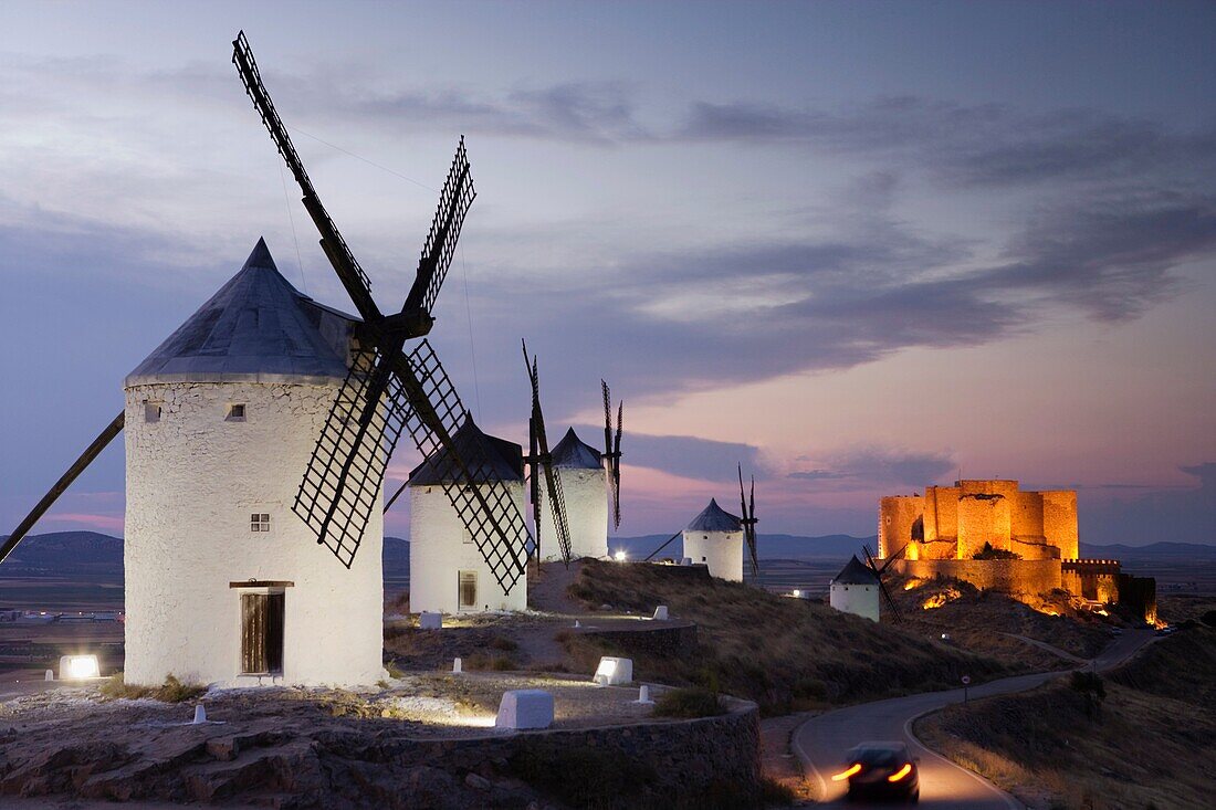 Wind mills and castle, Consuegra, Toledo province, Castilla la Mancha, Spain
