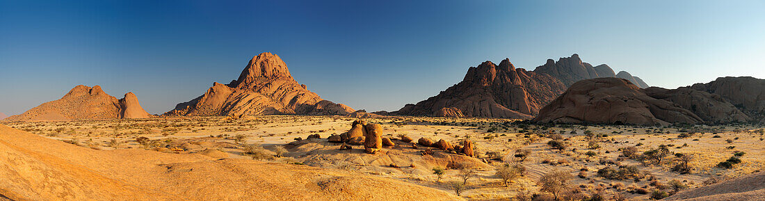 Panorama of Sugarloaf, Great Spitzkoppe, Pontok, Spitzkoppe, Namibia