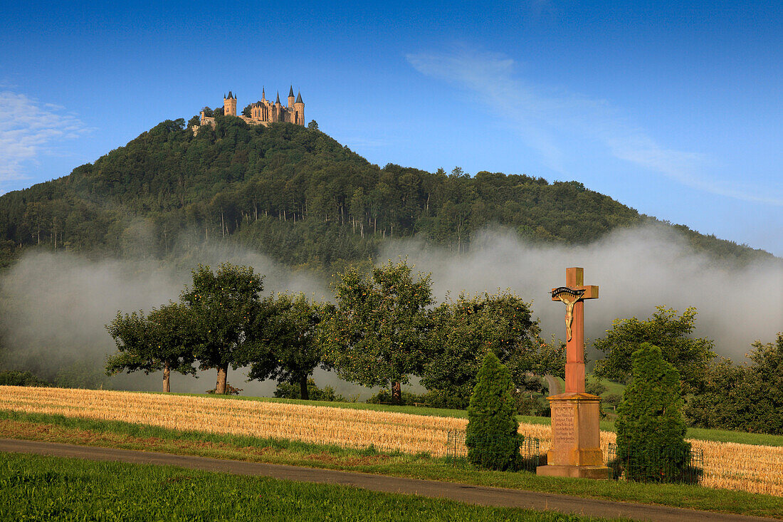 Burg Hohenzollern, Hechingen, Schwäbische Alb, Baden-Württemberg, Deutschland