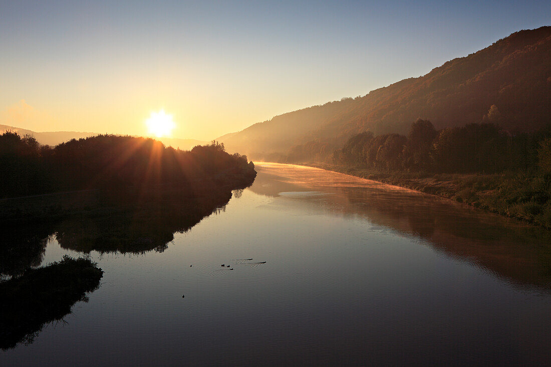 Morning light at the Altmühl river, near Riedenburg, nature park Altmühltal, Franconian Alb, Franconia, Bavaria, Germany