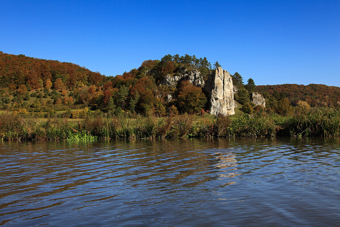 Rock formation Burgsteinfelsen, near Dollnstein, nature park Altmühltal, Franconian Alb, Franconia, Bavaria, Germany