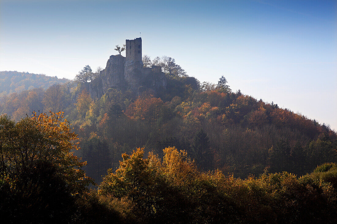 Neudeck castle above the Wisent valley, Fränkische Schweiz, Franconia, Bavaria, Germany