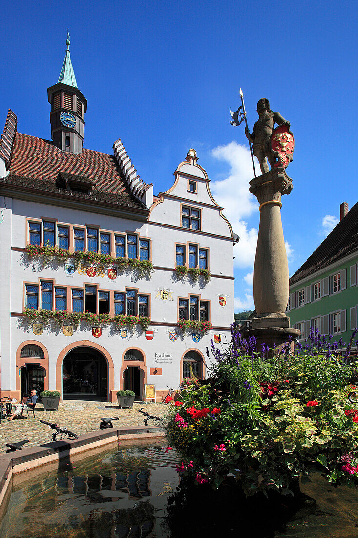 Fountain and town hall in market place, Staufen im Breisgau, Black Forest, Baden-Wuerttemberg, Germany