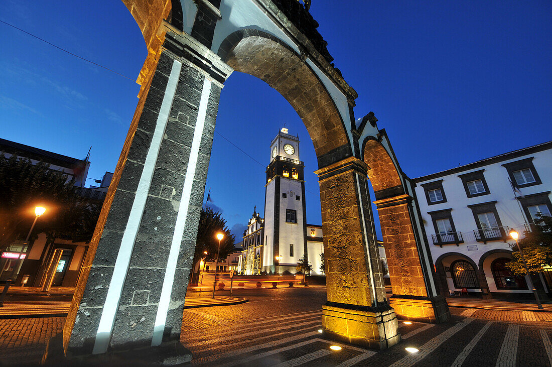 Kirche Matriz de Sao Sebastiao am Abend, Ponta Delgada, Insel Sao Miguel, Azoren, Portugal, Europa