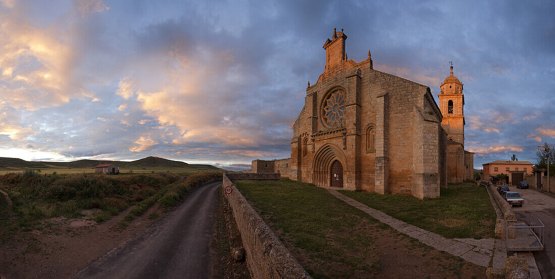 The church Santa Maria del Manzano at sunset, Castrojeriz, Province of Burgos, Old Castile, Castile-Leon, Castilla y Leon, Northern Spain, Spain, Europe