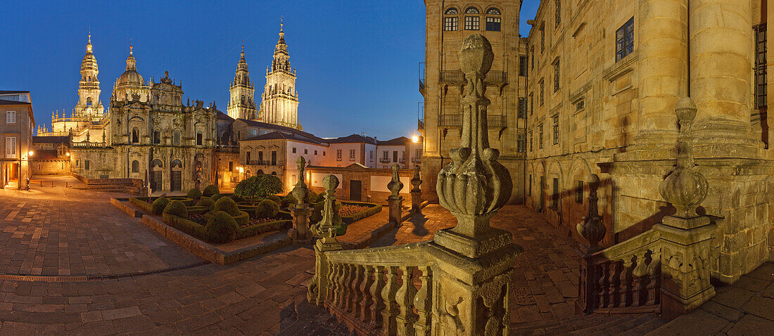 Praza da Immaculada und Kathedrale am Abend, Santiago de Compostela, Galicien, Spanien