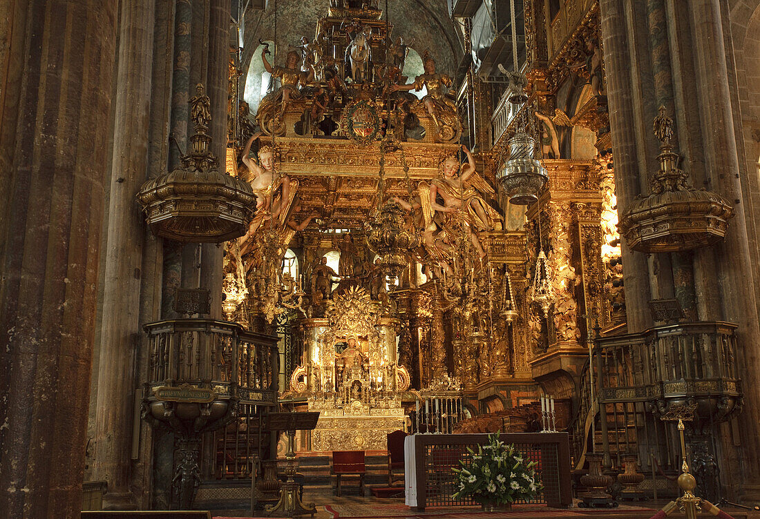 Interior view of the richly decorated cathedral, Santiago de Compostela, Province of La Coruna, Galicia, Northern Spain, Spain, Europe