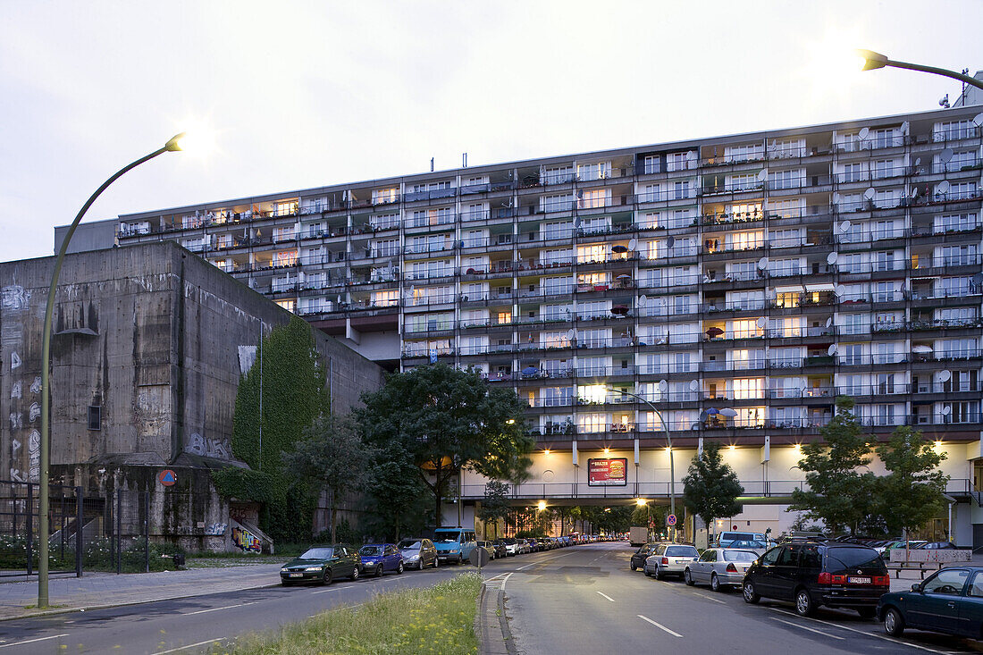Gebäude in der Pallasstrasse am Abend, Berlin-Schöneberg, Berlin, Deutschland, Europa