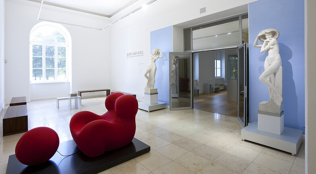 Foyer und Eingang zur Ausstellung Body &amp,amp,amp,amp; Soul. Menschenbilder aus vier Jahrtausenden, Museum für Kunst und Gewerbe Hamburg, Hansestadt Hamburg, Deutschland, Europa