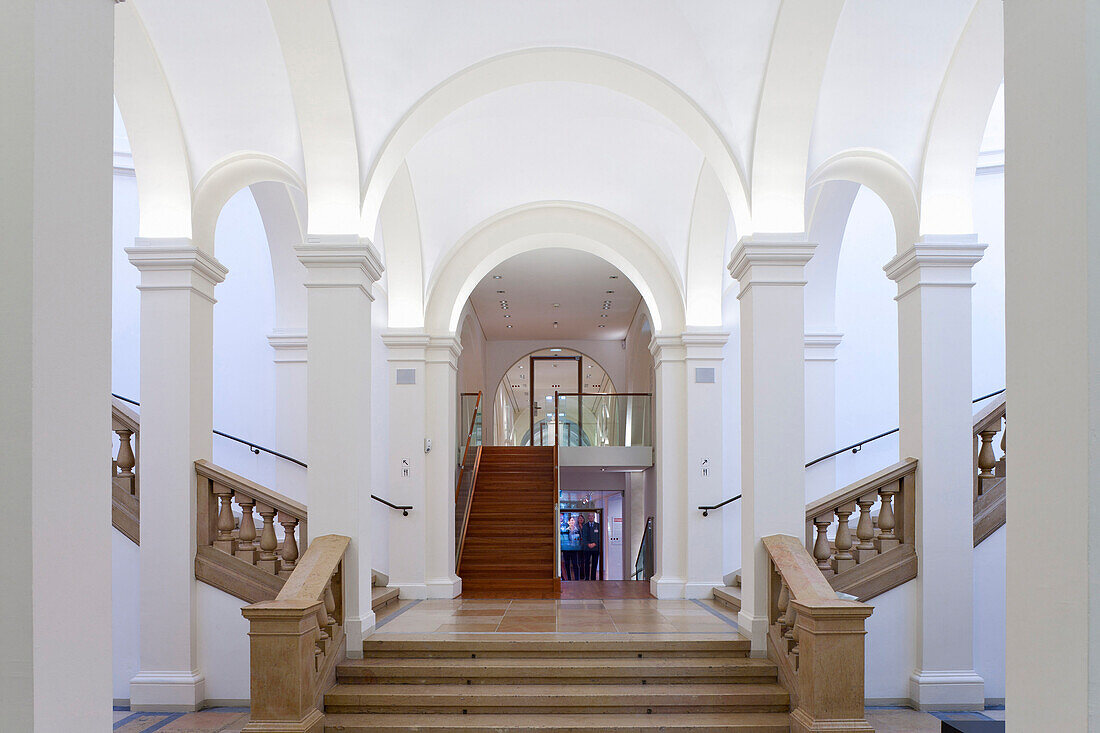 Treppenhaus im Museum für Kunst und Gewerbe Hamburg, Hansestadt Hamburg, Deutschland, Europa