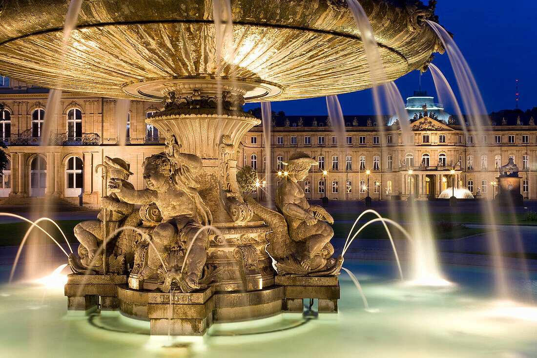 New Castle (Neues Schloss) with Castle Square (Schlossplatz), the late Baroque style residence is used by the Baden-Württemberg State Parliament, Stuttgart, Baden-Württemberg, Germany, Europe