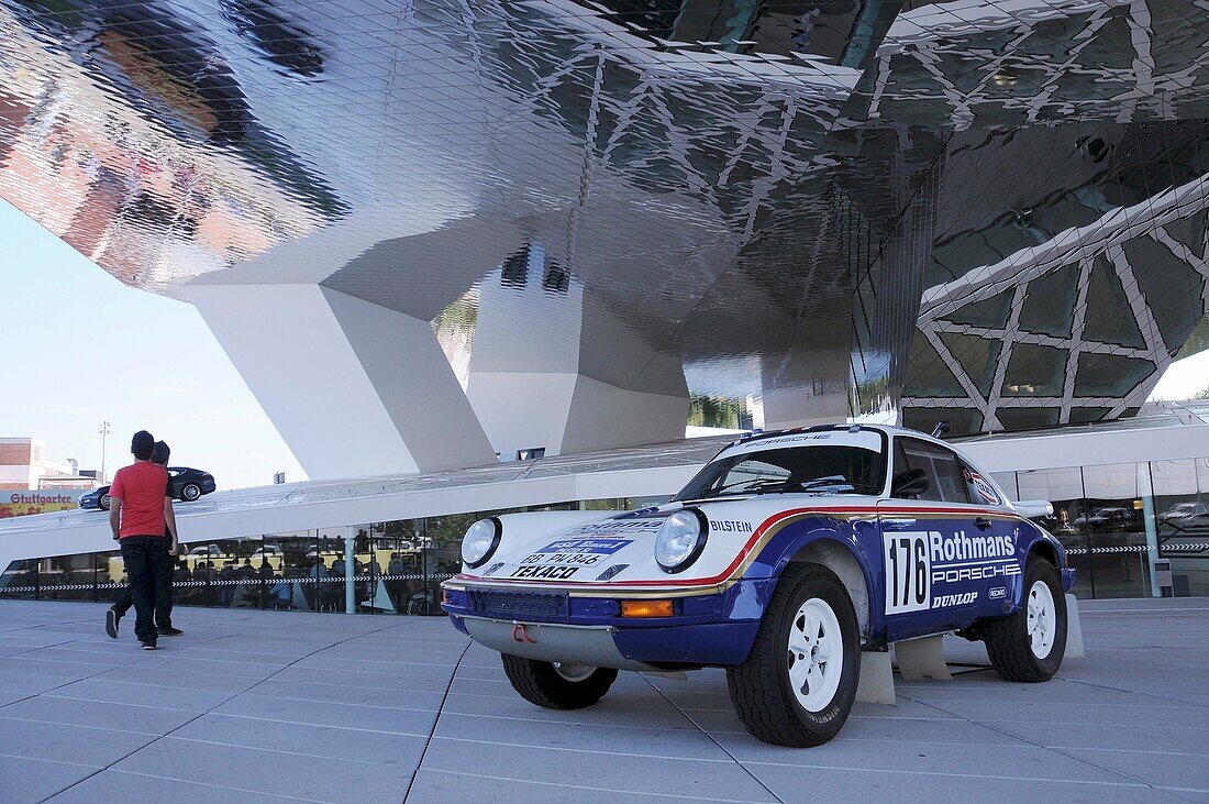Ralley Porsche 911 infront the Porsche Museum