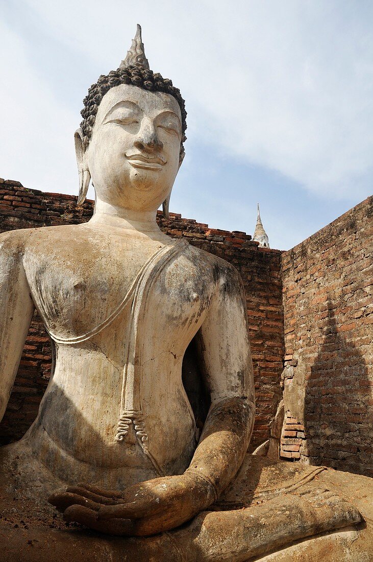 Sukhothai (Thailand): Buddha's statue at the Wat Mahathat