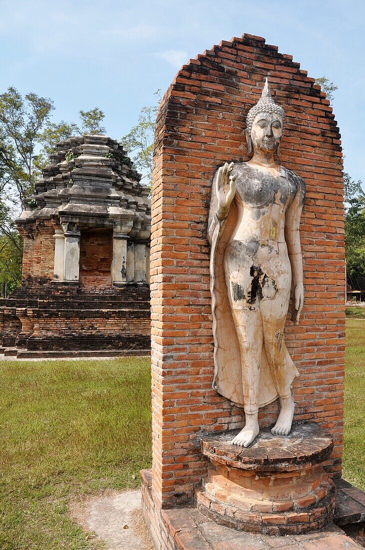 Sukhothai (Thailand): Buddha's statue at the Wat Traphang Ngoen