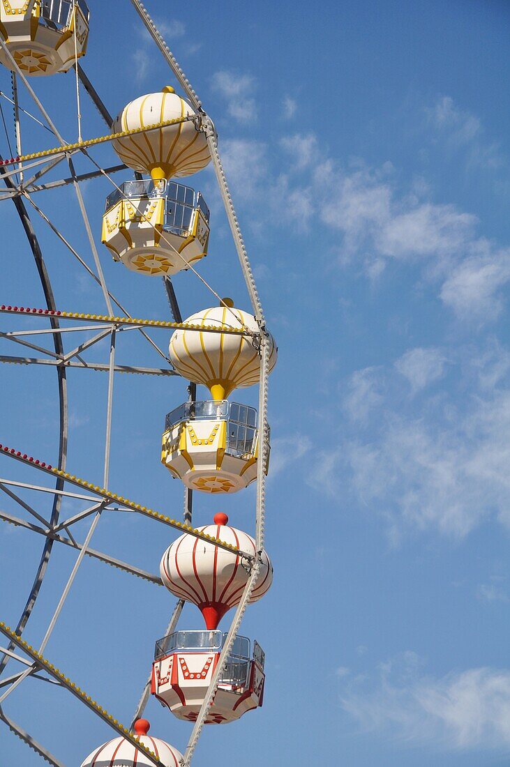 Bangkok (Thailand): flying wheel by Ploenchit Road