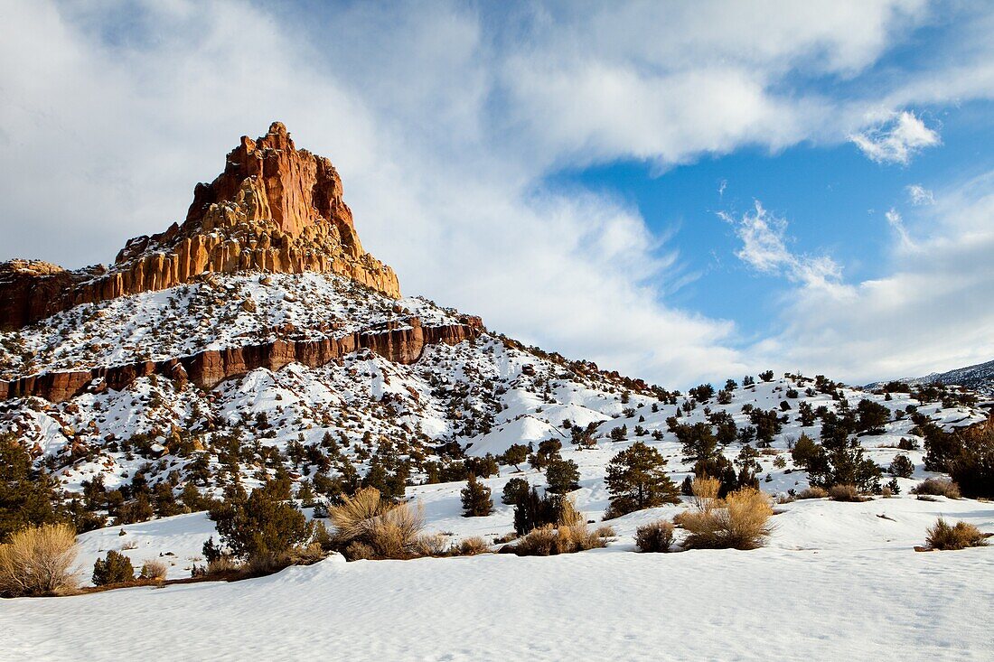 Canyon, Capital reef national park, Landscape, Mountains, Nature, Red rock, Scenic, Snow, Southwest, United states of america, Utah, Weather, Winter, S19-1107224, agefotostock