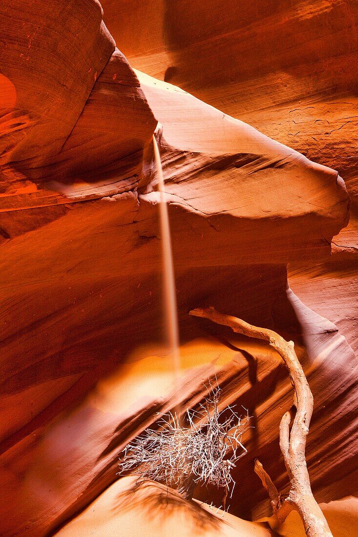 Amerika, Antelope Canyon, Arizona, Empfindlich, Fels, Felsen, Kurve, Kurven, Landschaft, Landschaften, Landschaftlich schön, Natur, Page, Sandstein, Südwesten, USA, Vereinigte Staaten, Wüste, Wüsten, S19-1107325, agefotostock