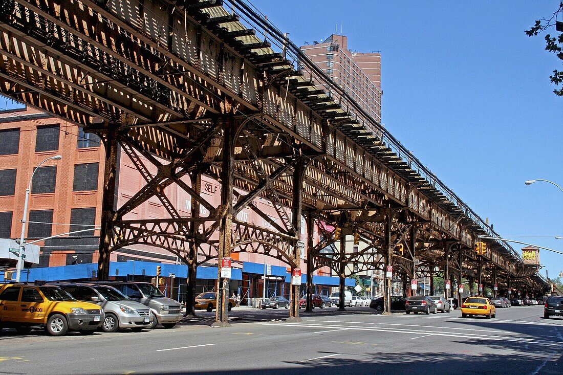viaduct, Harlem, New York, USA