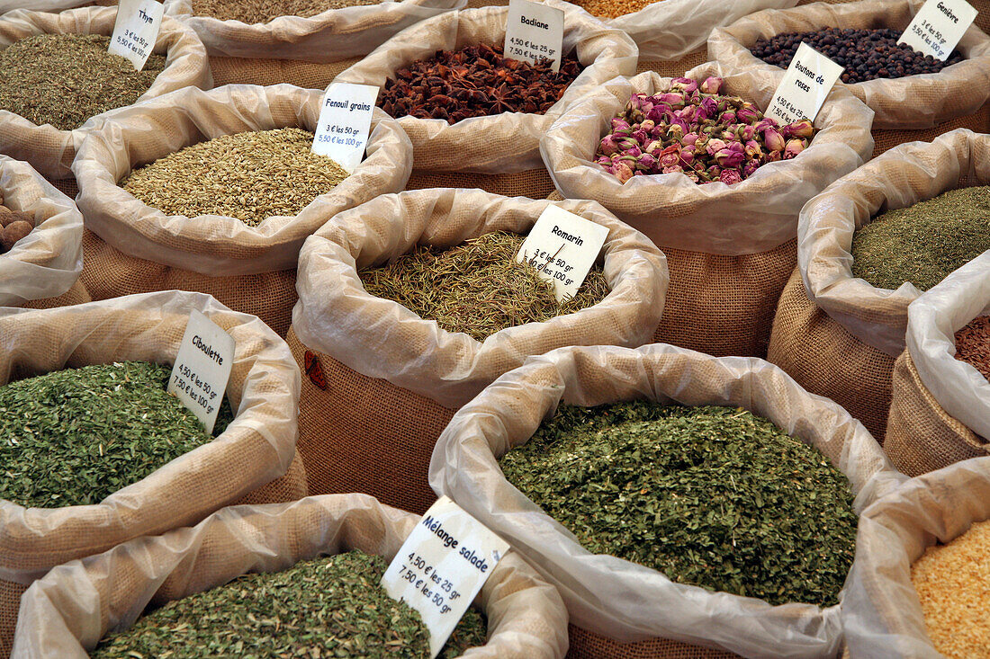 Herbs Of Provence And Other Herbs In The Market, (Rosemary, Chives, Rosebuds, Star Anise, Thyme, Fennel), Saint-Saturnin-Les-Apt, Vaucluse, France