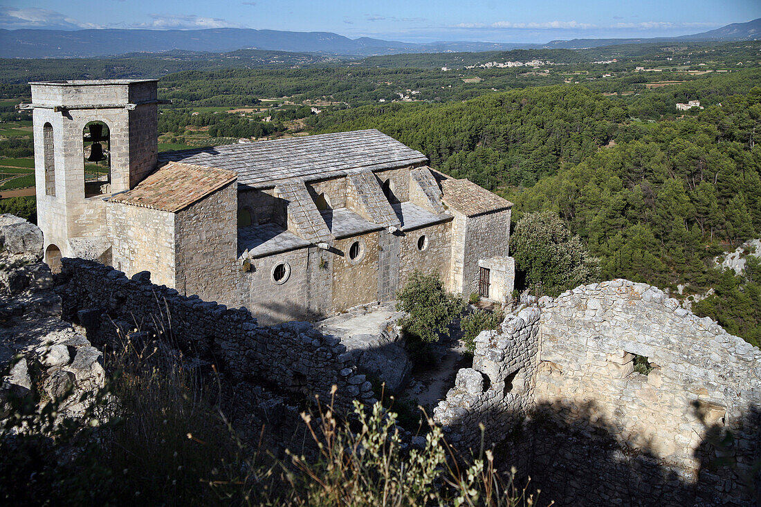 12Th Century Collegiate Church On The Summit Of The Hill Near The Ruins Of The Medieval Chateau, Oppede-Le-Vieux, Vaucluse (84), France