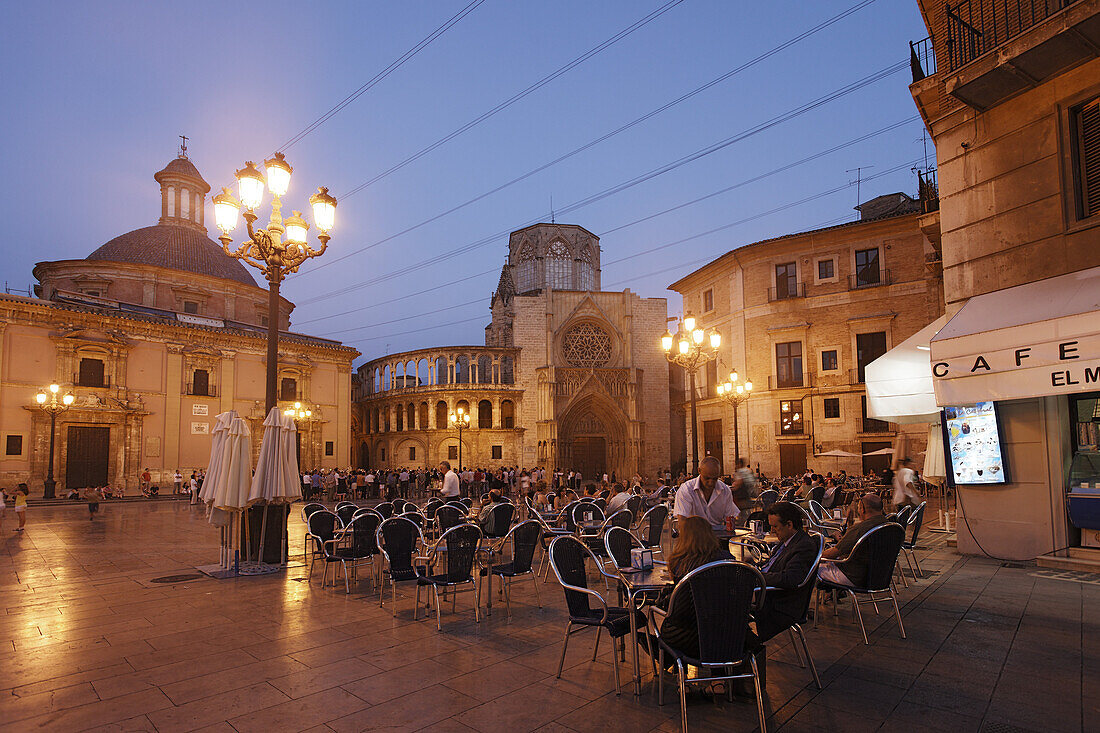 Straßencafe, Kathedrale, Catedral de Santa Maröa de Vale,  Placa de la Virgen, Provinz Valencia, Valencia, Spanien