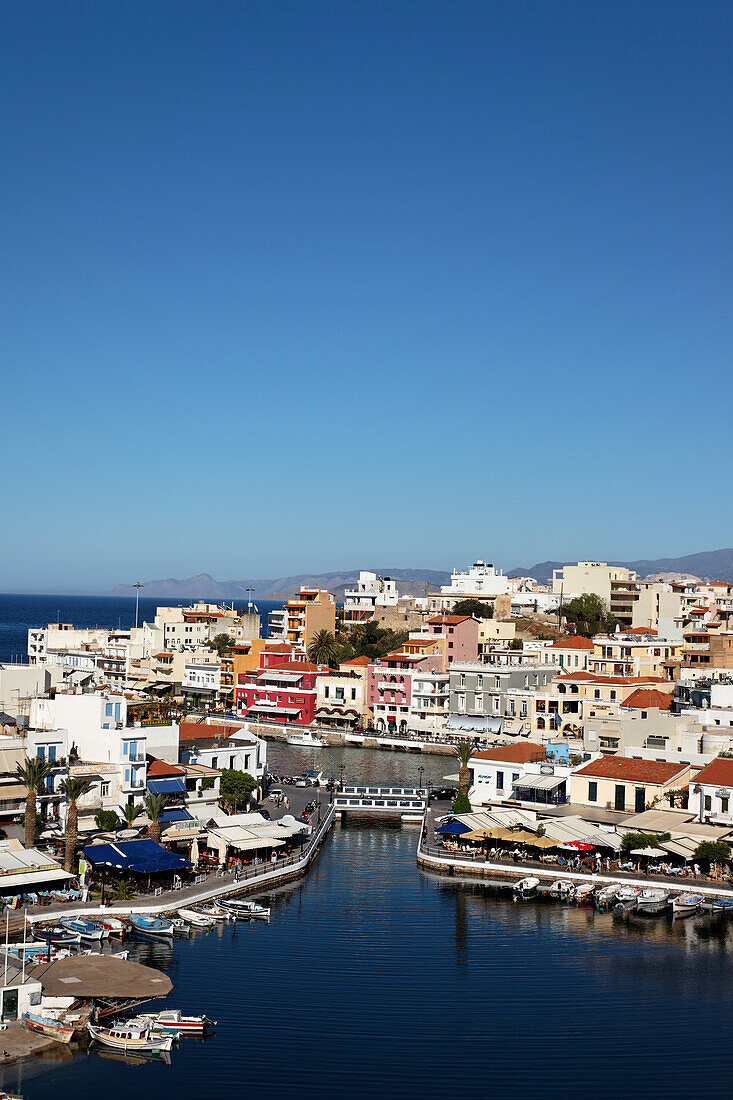 Blick auf Hafen, Voulismeni-See, Agios Nikolaos, Lasithi, Kreta, Griechenland