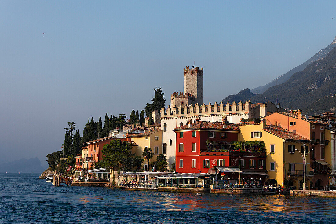 Ufer, Skaligerburg, Malcesine, Gardasee, Venetien, Italien