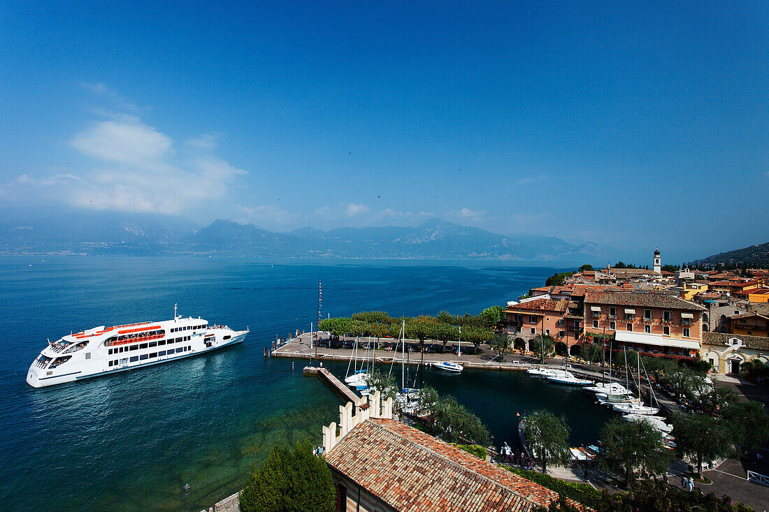 Excursion boat, Harbor, Torri del Benaco, Lake Garda, Veneto, Italy