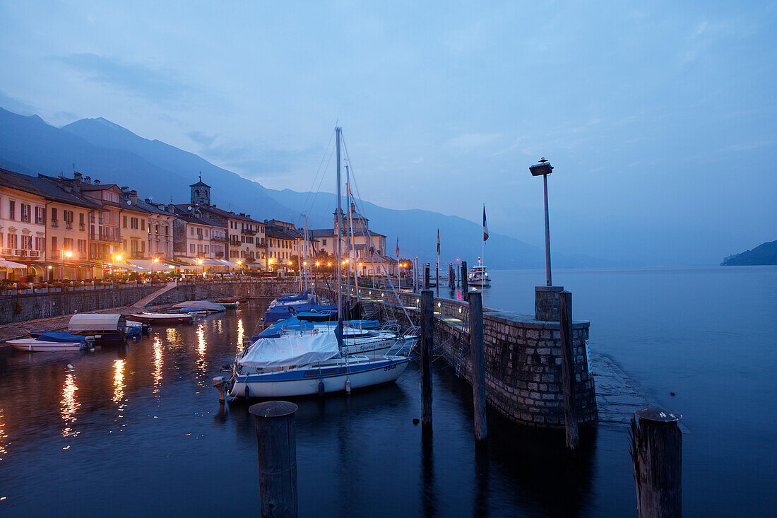 Anleger, Cannobio, Lago Maggiore, Piemont, Italien