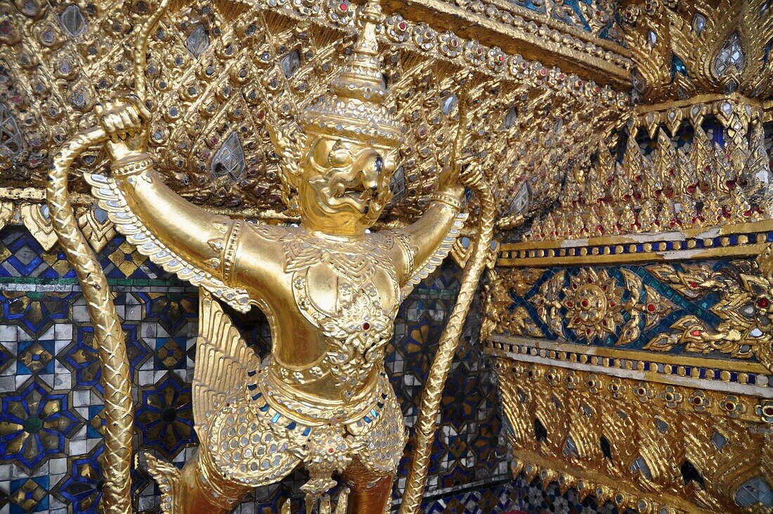 Bangkok (Thailand): Buddhist statue at the Wat Phra Kaew
