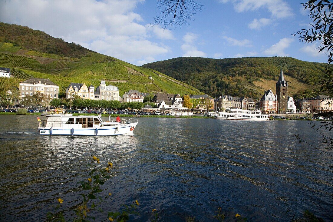 CRUISE OVER MOSEL RIVER IN BERNKASTEL-KUES. GERMANY