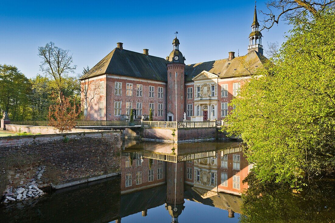 The moated castle of Goedens, East Frisia, Lower Saxony, Germany, Europe