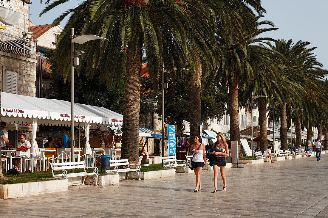 Hafenpromenade, Hvar, Split-Dalmatien, Kroatien