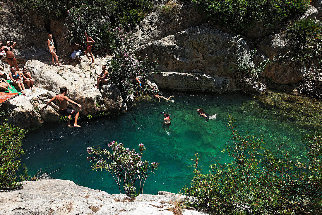 Bathing, Fuentes del Algar, Callosa d'En Sarria, Province Alicante, Spain