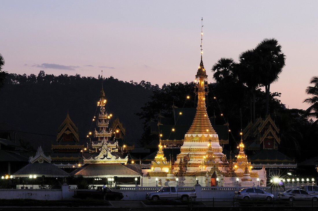 Wat Jong Klang and Wat Jong Kham at Sunset, Mae Hong Son, Northern Thailand, Asia
