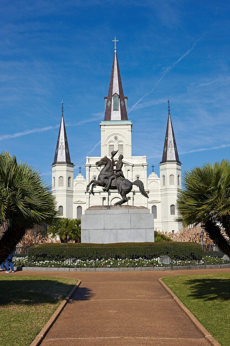 General Andrew Jackson statue with St Louis Cathedral in the background New Orleans, Louisiana, USA