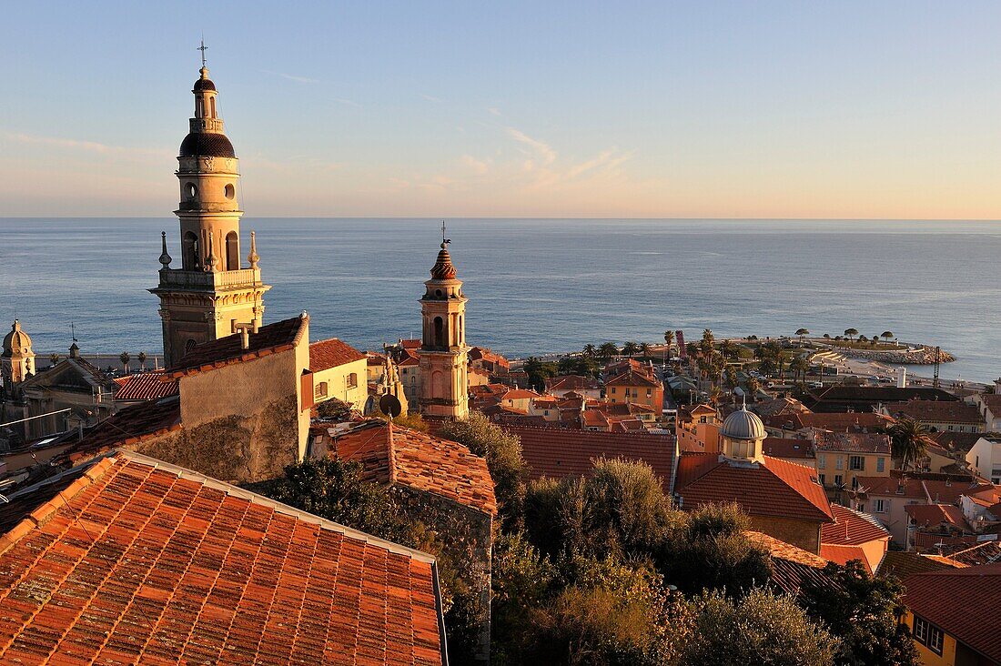 Menton, Côte d'Azur, Alpes-MaritimesMeeresalpen, Frankreich